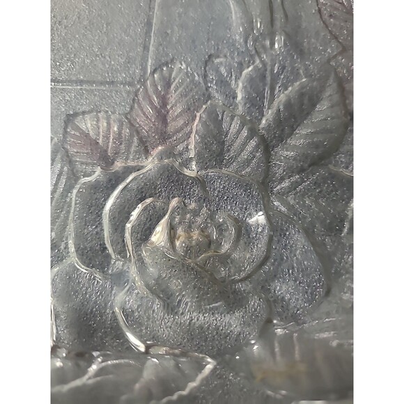 Home Beautiful Crystal Platter with Embossed Pink Roses And Leaves 14” Diameter - Picture 5 of 5
